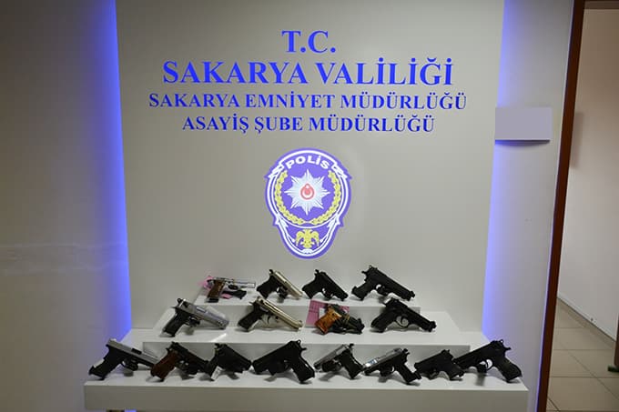 Sakarya'da 4 ayda çok sayıda ruhsatsız silah ele geçirildi