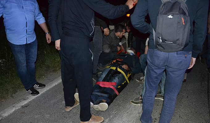 Traktör ile otomobil çarpıştı