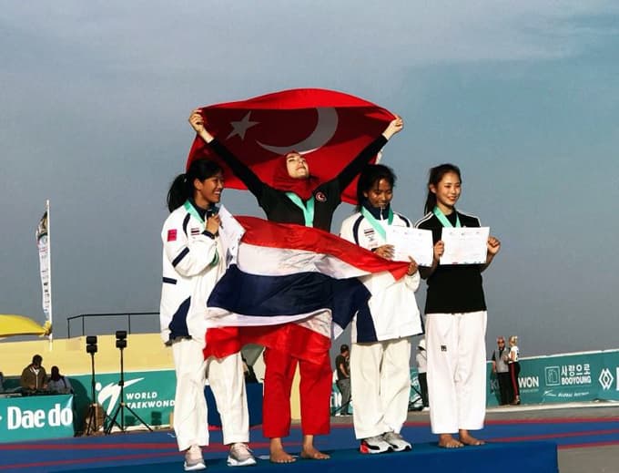 SAÜ'lü Kübra Dünya Şampiyonu oldu