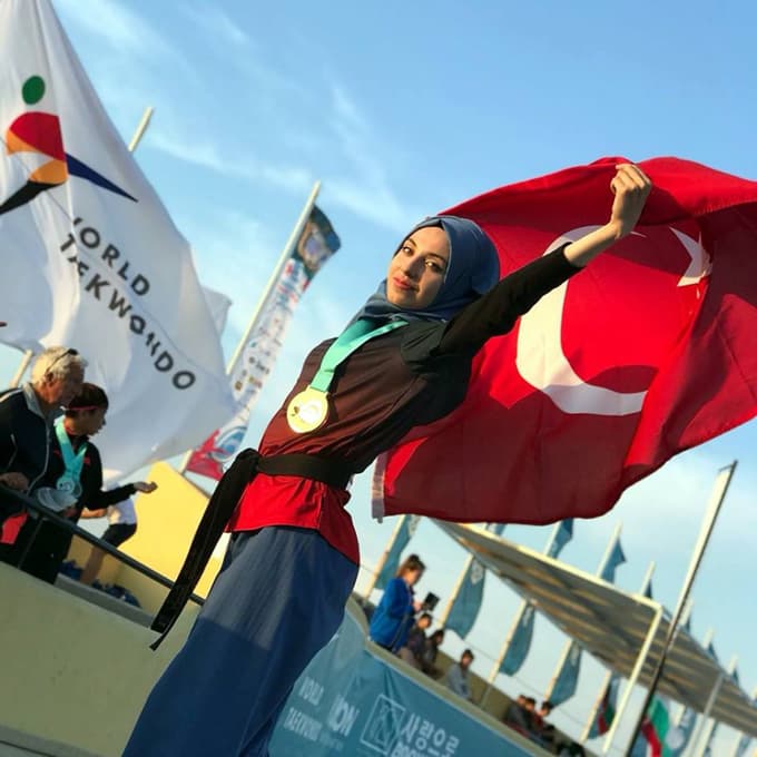 SAÜ'lü Kübra Dünya Şampiyonu oldu