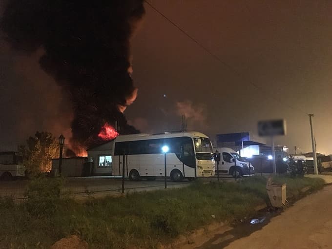 Serdivan'da dev yangın