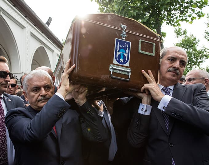 Bakan Cevat Ayhan için Ankara'da cenaze namazı kılındı