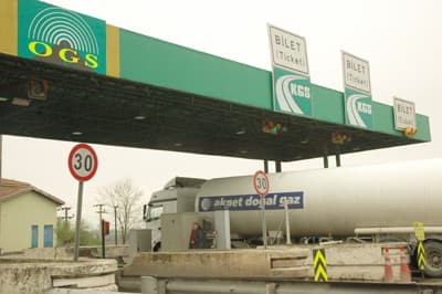 Arifiye Turnikelerinde OGS Bozuldu, Trafik Felç Oldu