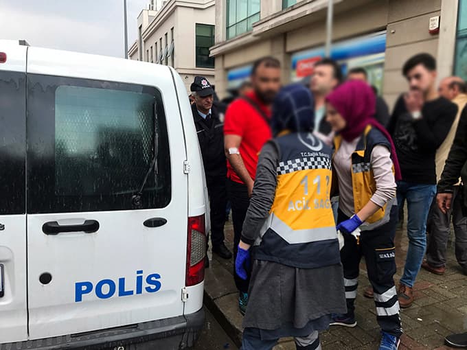 Iraklıların bıçaklı kavgası kanlı bitti
