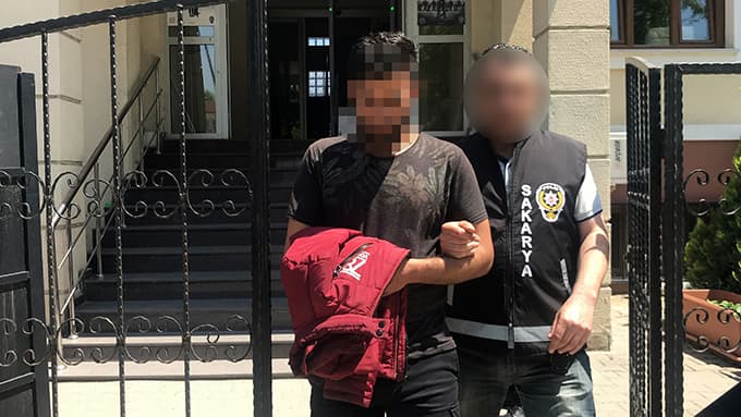 Hırsızlık suçundan eli kesilen şahıs Sakarya'da yakalandı