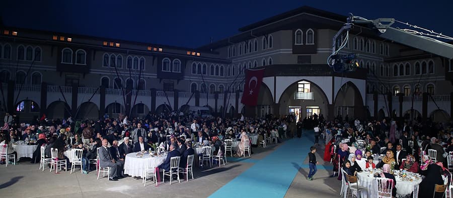  Yeni İmam Hatip ilk mezunlarını verdi 