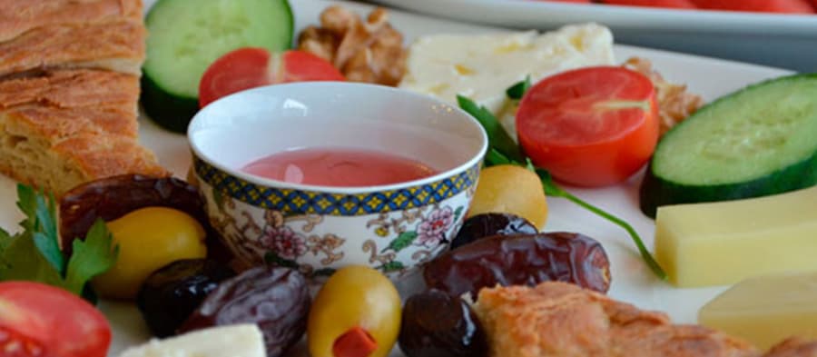 İftar ve Sahur Sofralarında Nelere Dikkat Etmeliyiz?

