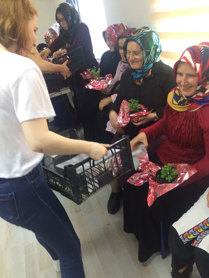 Otizmli çocuklar anneler gününü böyle kutladı