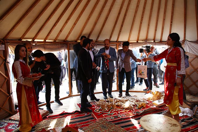 Bilal Erdoğan Sakarya çadırını ziyaret etti