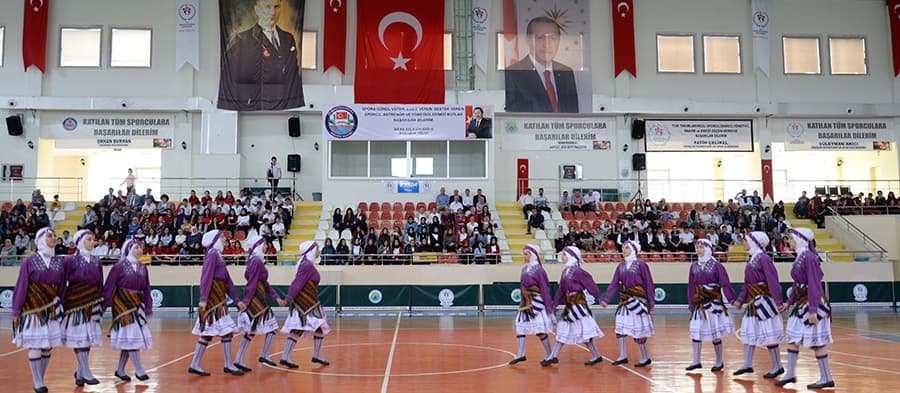 19 Mayıs Hendek'te coşkuyla kutlandı