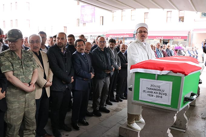 Zühtü Taranoğlu askeri törenle son yolcuğuna uğurlandı 
