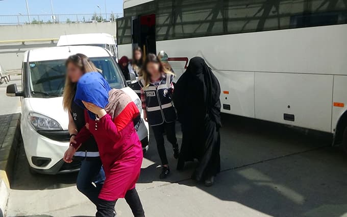DAEŞ'e eleman temin edenler adliyeye sevk edildi