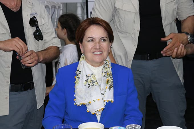 Meral Akşener iftar için Sakarya'ya geldi