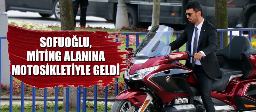 Kenan Sofuoğlu, miting alanına motosikletiyle geldi 