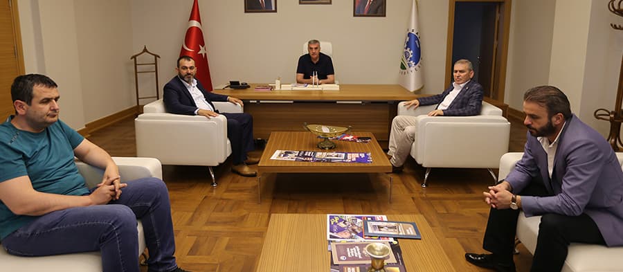 Toçoğlu, Sakaryaspor'un başkan adayları ile görüştü