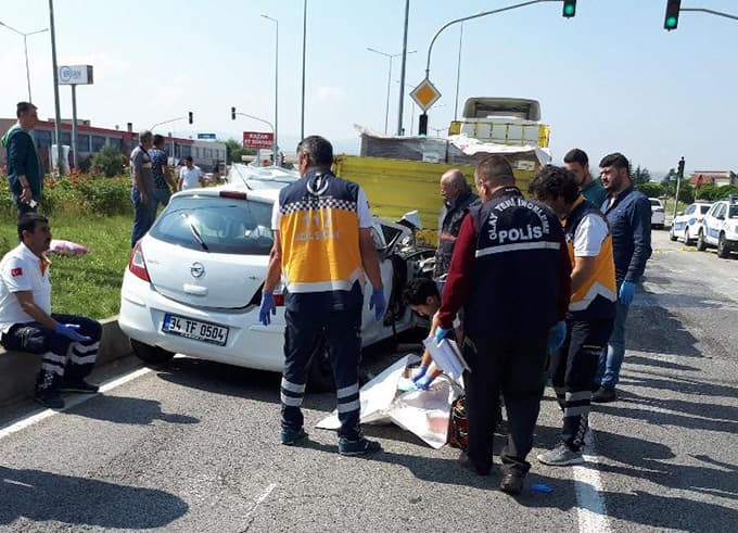 Selda öğretmen feci kazada hayatını kaybetti