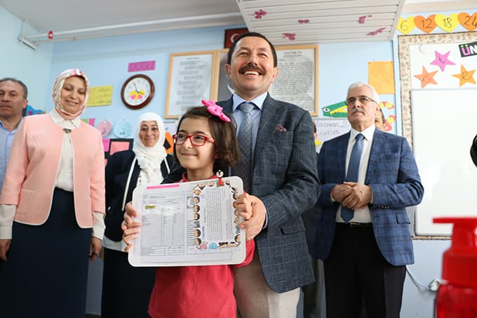 Sakarya'da 186 bin 68 öğrenci karne aldı