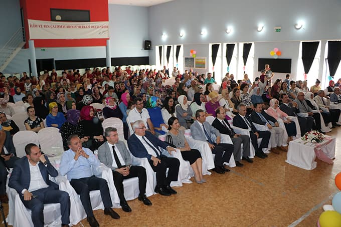 Sakarya'da 186 bin 68 öğrenci karne aldı