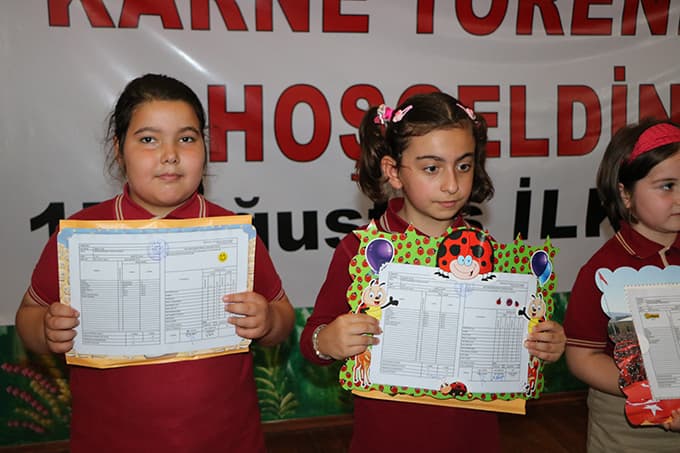 Sakarya'da 186 bin 68 öğrenci karne aldı