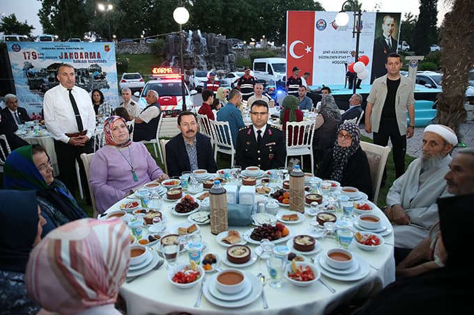 Şehit aileleri ve gaziler bu iftarda buluştu