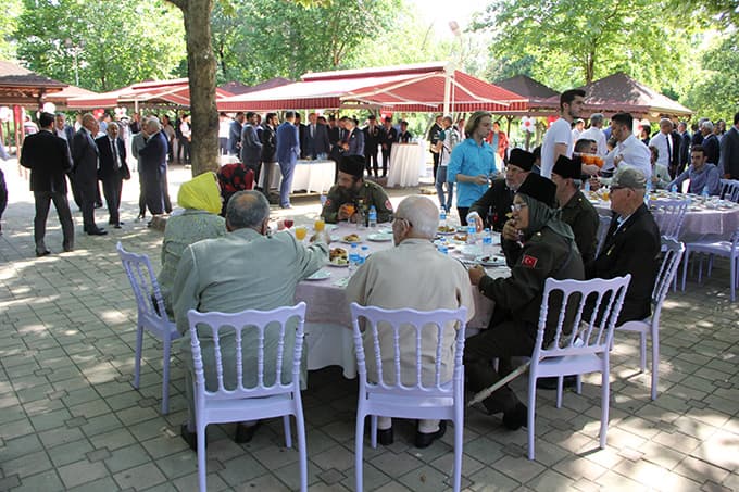 Şehir protokolü bayramlaştı
