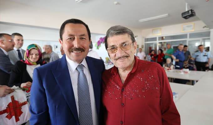 Vali Balkanlıoğlu'ndan huzurevi ziyareti 