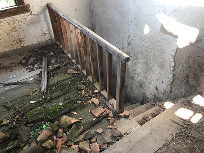300 yıllık cami çürüyor 
