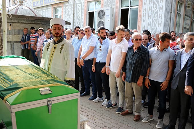 Eski Milli Futbolcu Orhan Ak'ın acı günü 