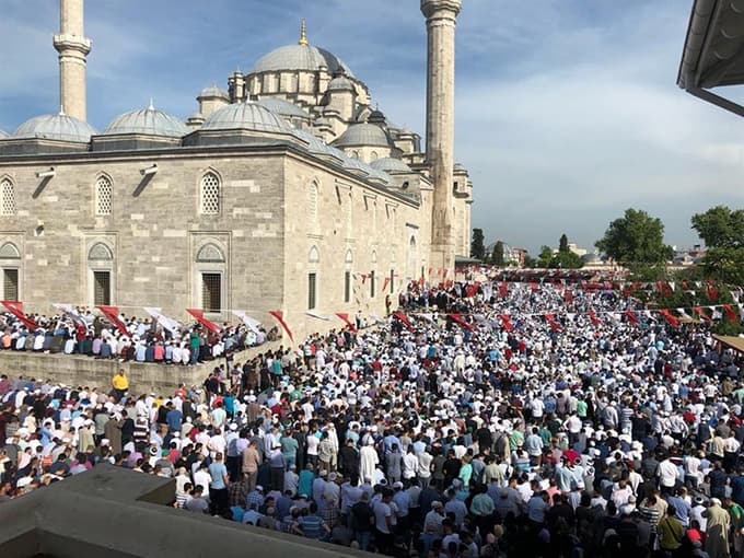 Abdulmetin Balkanlıoğlu son yolculuğuna uğurlandı