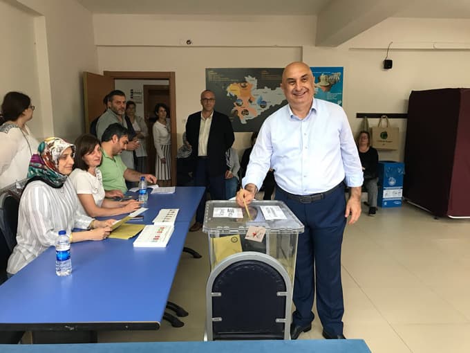Sakarya, seçim için sandığa gitti