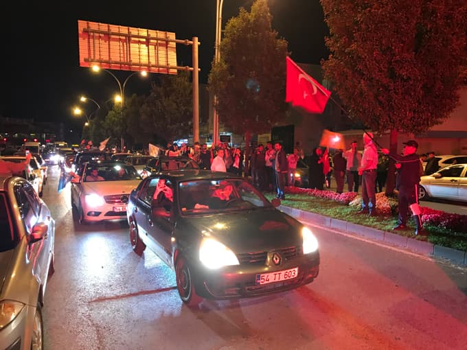 Sakarya, seçim sonuçlarını böyle kutladı