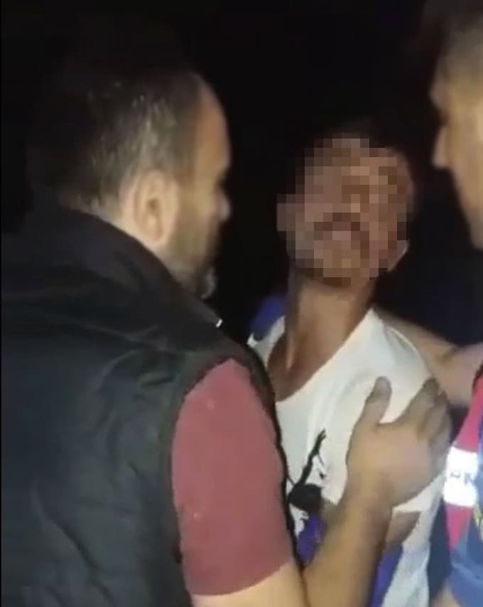 Gözaltına alınan zanlı jandarmaya saldırdı