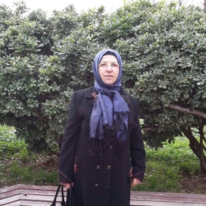 Kamyonetin altında kalan kadın, hayatını kaybetti