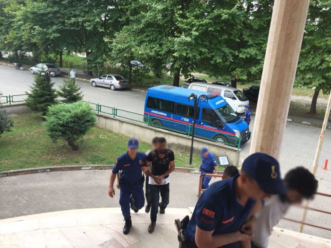 Suriye uyruklu uyuşturucu satıcısı kıskıvrak yakalandı