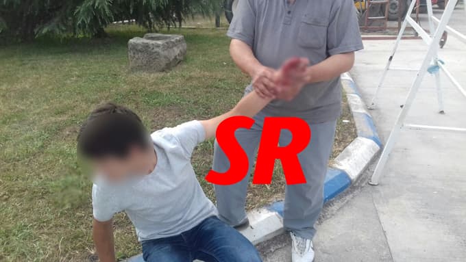 Motosikletini temizlerken, elini zincire kaptırdı