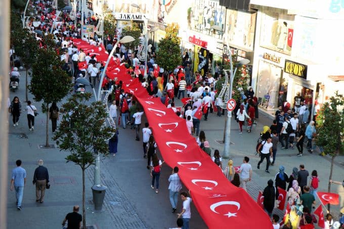 Sakarya'da dev 15 Temmuz yürüyüşü