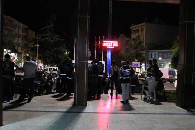 İş yerinde yapılan aramada 150 kilo kaçak tütüne ele konuldu