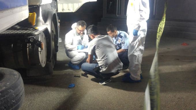 Alkollü sürücü ceza almamak için kafasına sıktı