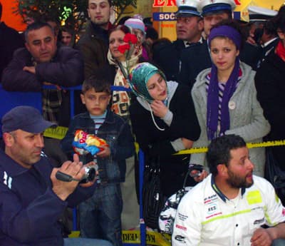 Kenan Sofuoğlu&#8217;ndan Nefes Kesen Gösteri!