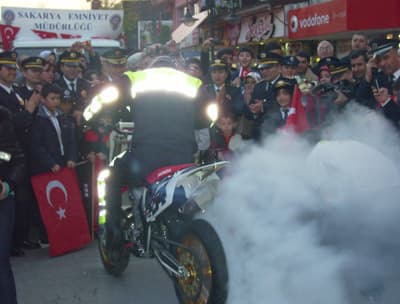Kenan Sofuoğlu&#8217;ndan Nefes Kesen Gösteri!