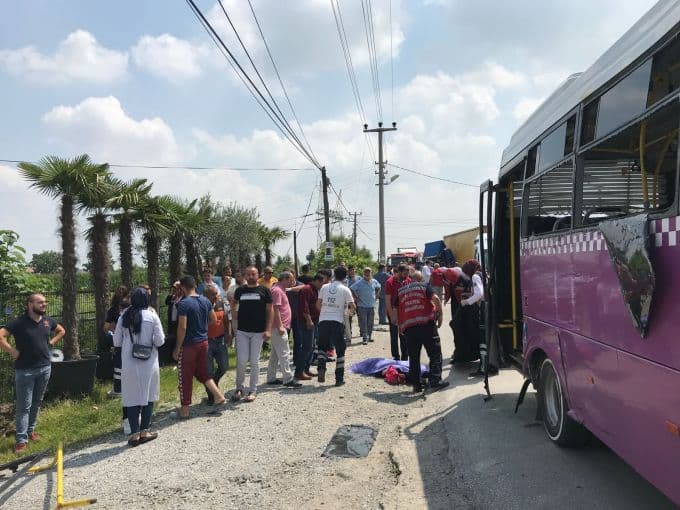 Sakarya'da zincirleme kaza: 1 ölü, 17 yaralı!