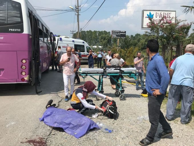 Sakarya'da zincirleme kaza: 1 ölü, 17 yaralı!