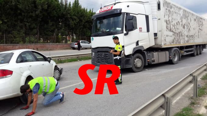 Hendek'te iki ayrı trafik kazası: Çok sayıda yaralı var!