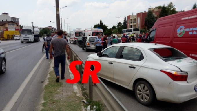 Hendek'te iki ayrı trafik kazası: Çok sayıda yaralı var!