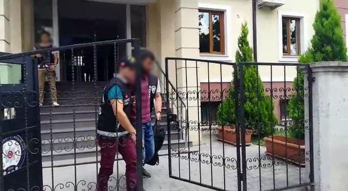 Market hırsızı yakayı ele verdi