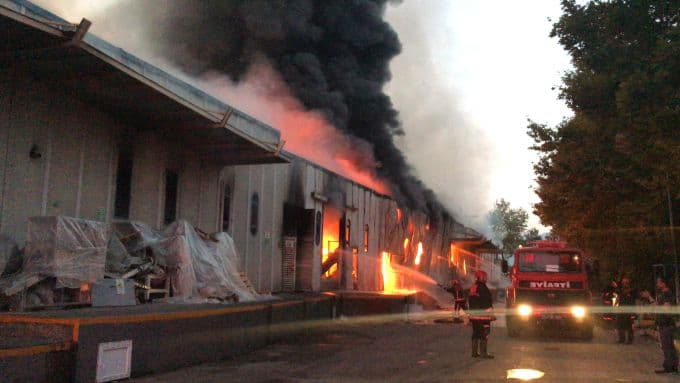 Sakarya 1. OSB'de büyük yangın
