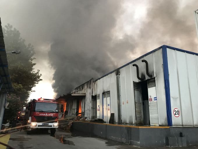 Sakarya 1. OSB'de büyük yangın