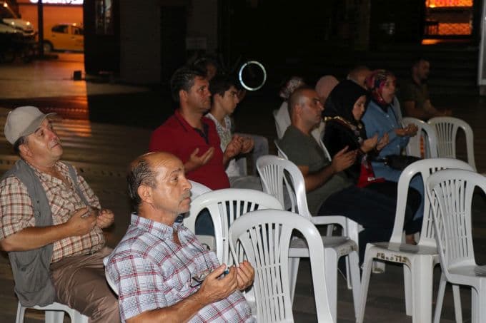 17 Ağustos depreminde hayatını kaybedenler dualarla anıldı
