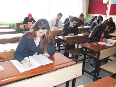 1.500 Öğrenci Mezun Olmak İçin Terledi