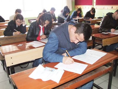 1.500 Öğrenci Mezun Olmak İçin Terledi